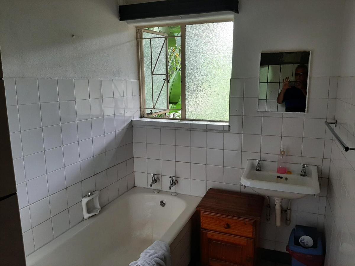 Elephant Walk Guesthouse And Back Packers 팔라보르와 외부 사진