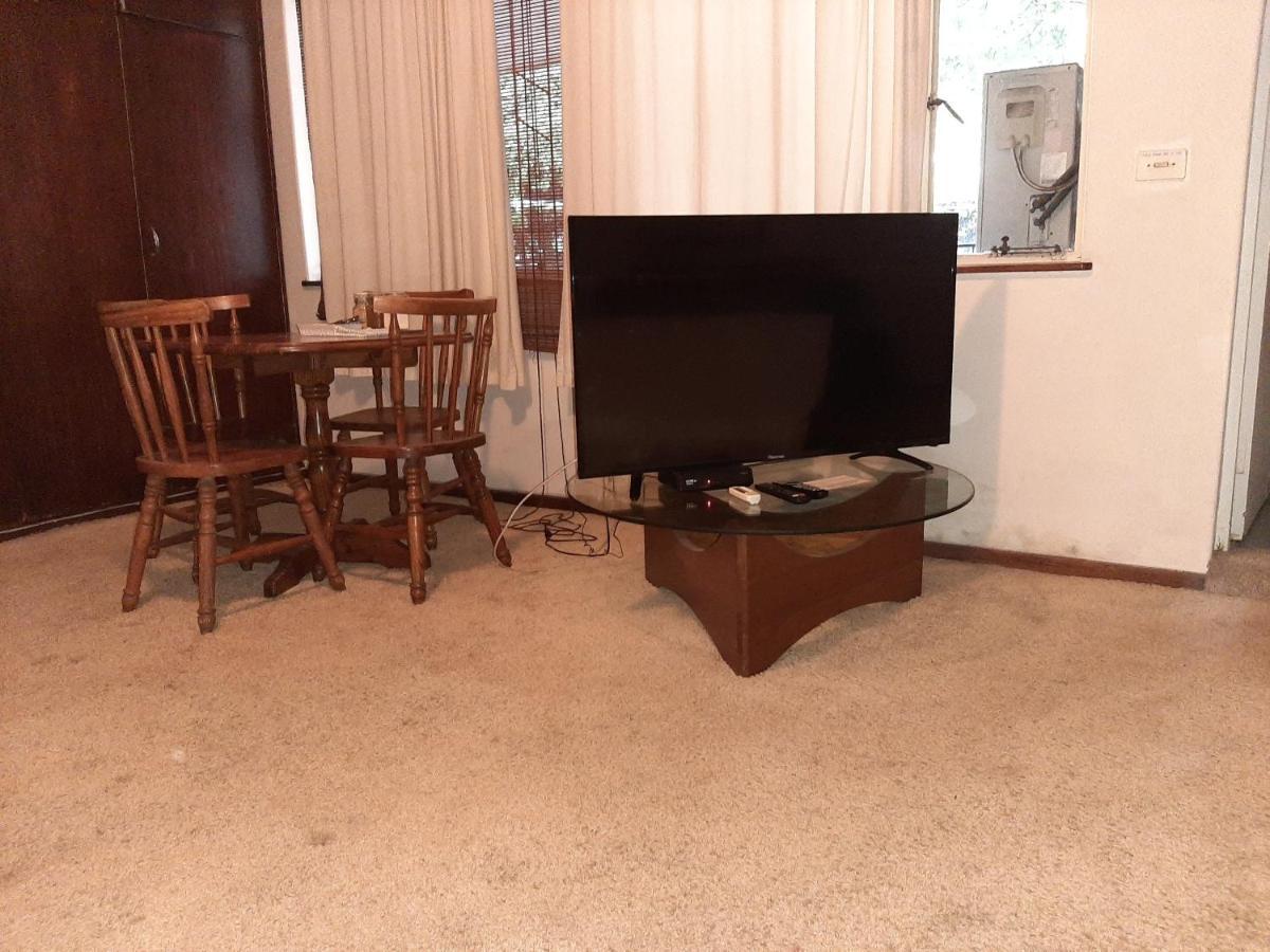 Elephant Walk Guesthouse And Back Packers 팔라보르와 외부 사진