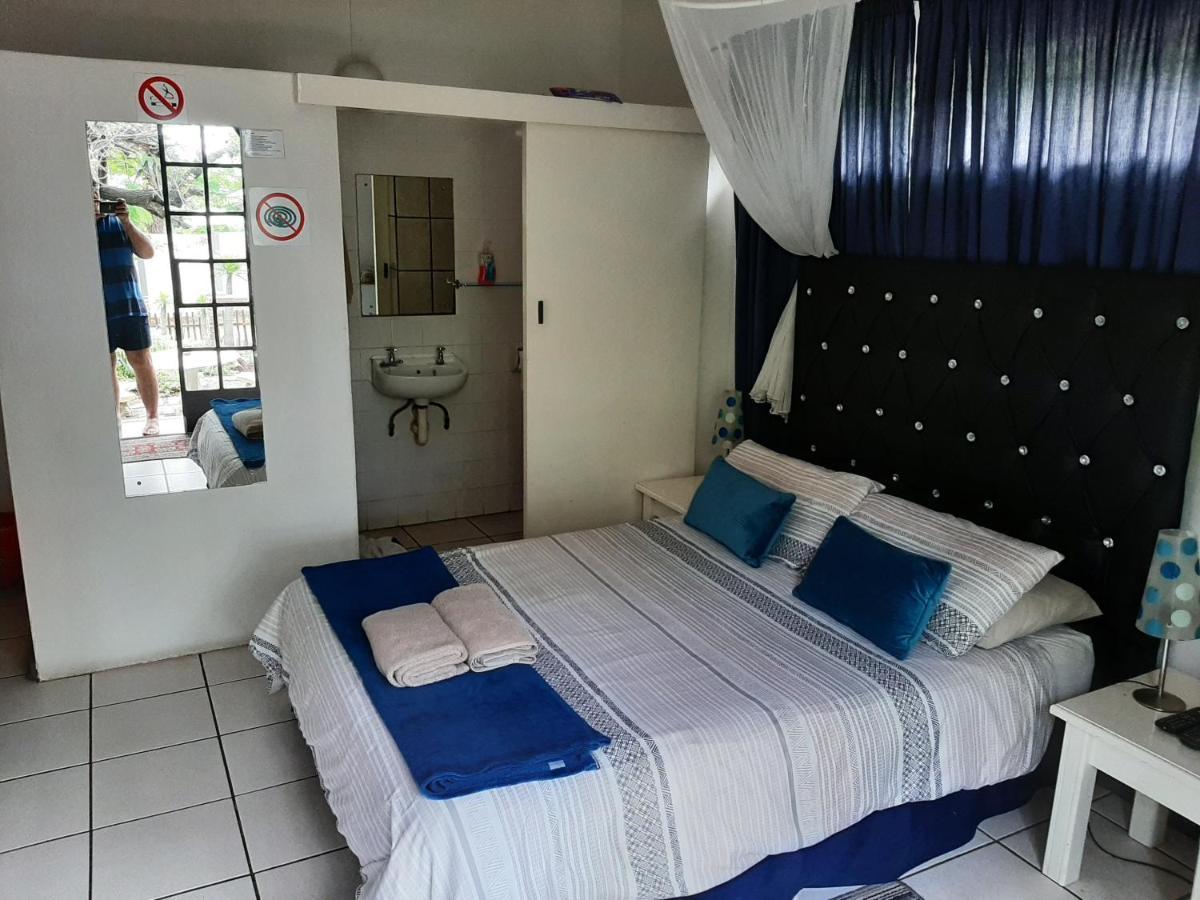 Elephant Walk Guesthouse And Back Packers 팔라보르와 외부 사진