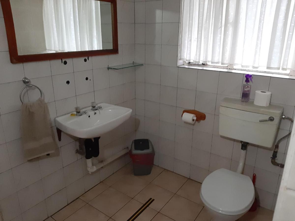 Elephant Walk Guesthouse And Back Packers 팔라보르와 외부 사진