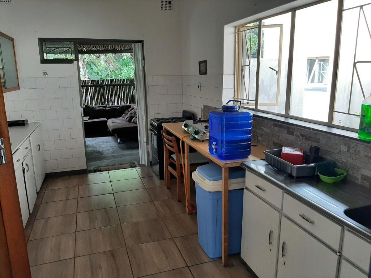 Elephant Walk Guesthouse And Back Packers 팔라보르와 외부 사진
