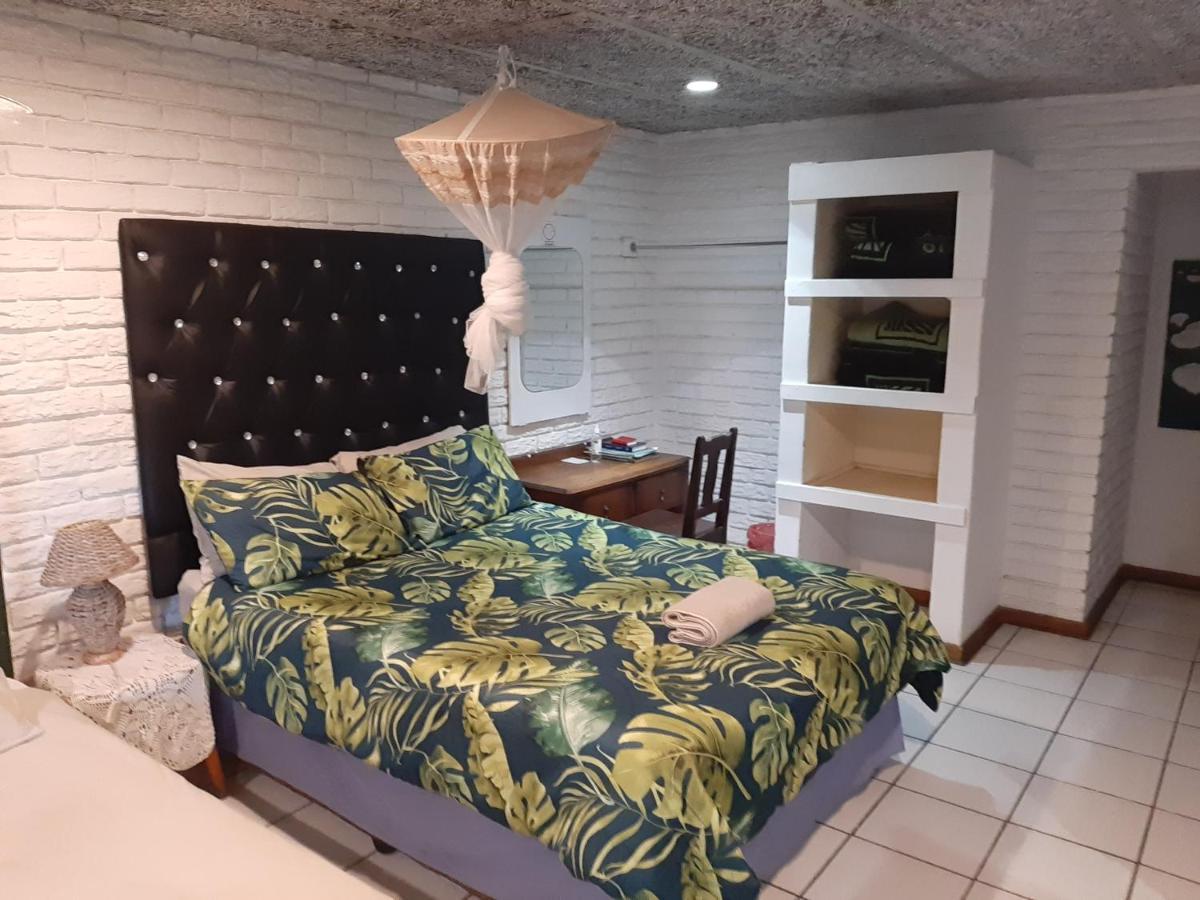 Elephant Walk Guesthouse And Back Packers 팔라보르와 외부 사진