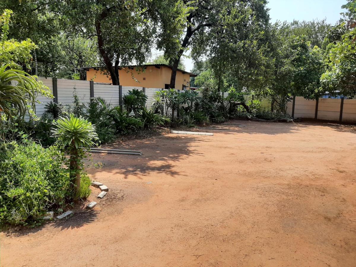 Elephant Walk Guesthouse And Back Packers 팔라보르와 외부 사진