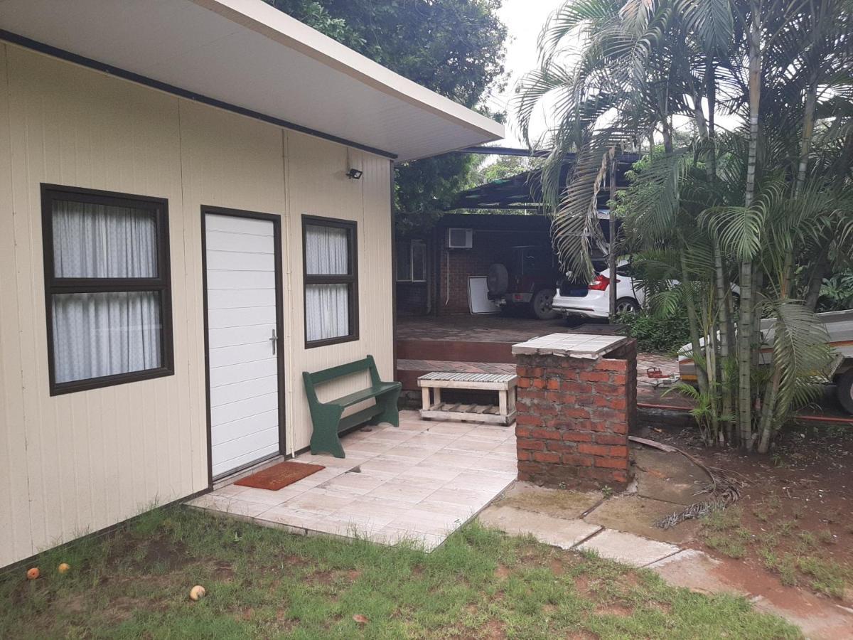 Elephant Walk Guesthouse And Back Packers 팔라보르와 외부 사진